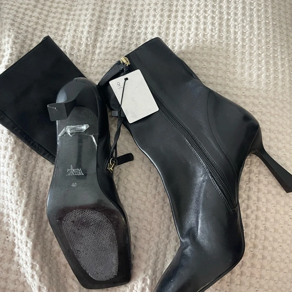 Zara Heeled Ankle Booties - Picture 6 of 6